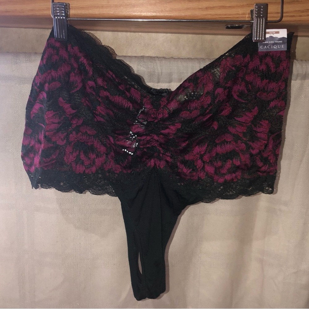 Cacique maroon Wide-side thong size 22/24.NWT